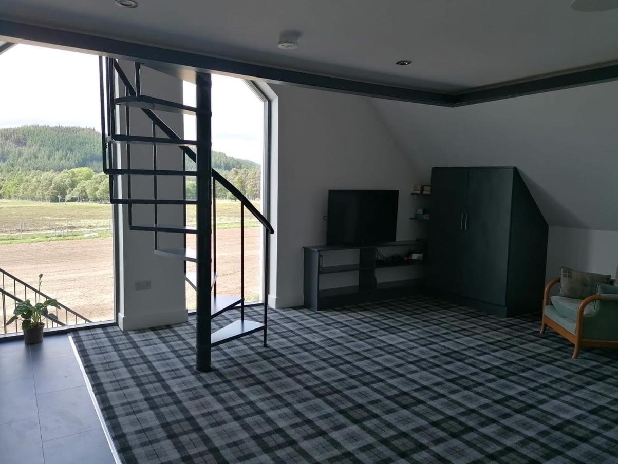 Rest At Last - Highland Apartment With Private Hot Tub Whitebridge  Exterior foto